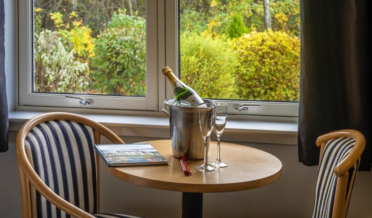 Pinehurst Lodge Hotel -Dyce, Aberdeen Esterno foto