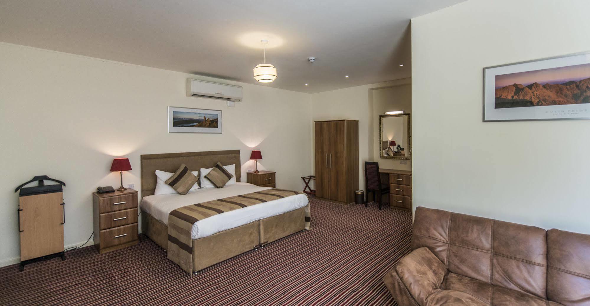 Pinehurst Lodge Hotel -Dyce, Aberdeen Esterno foto