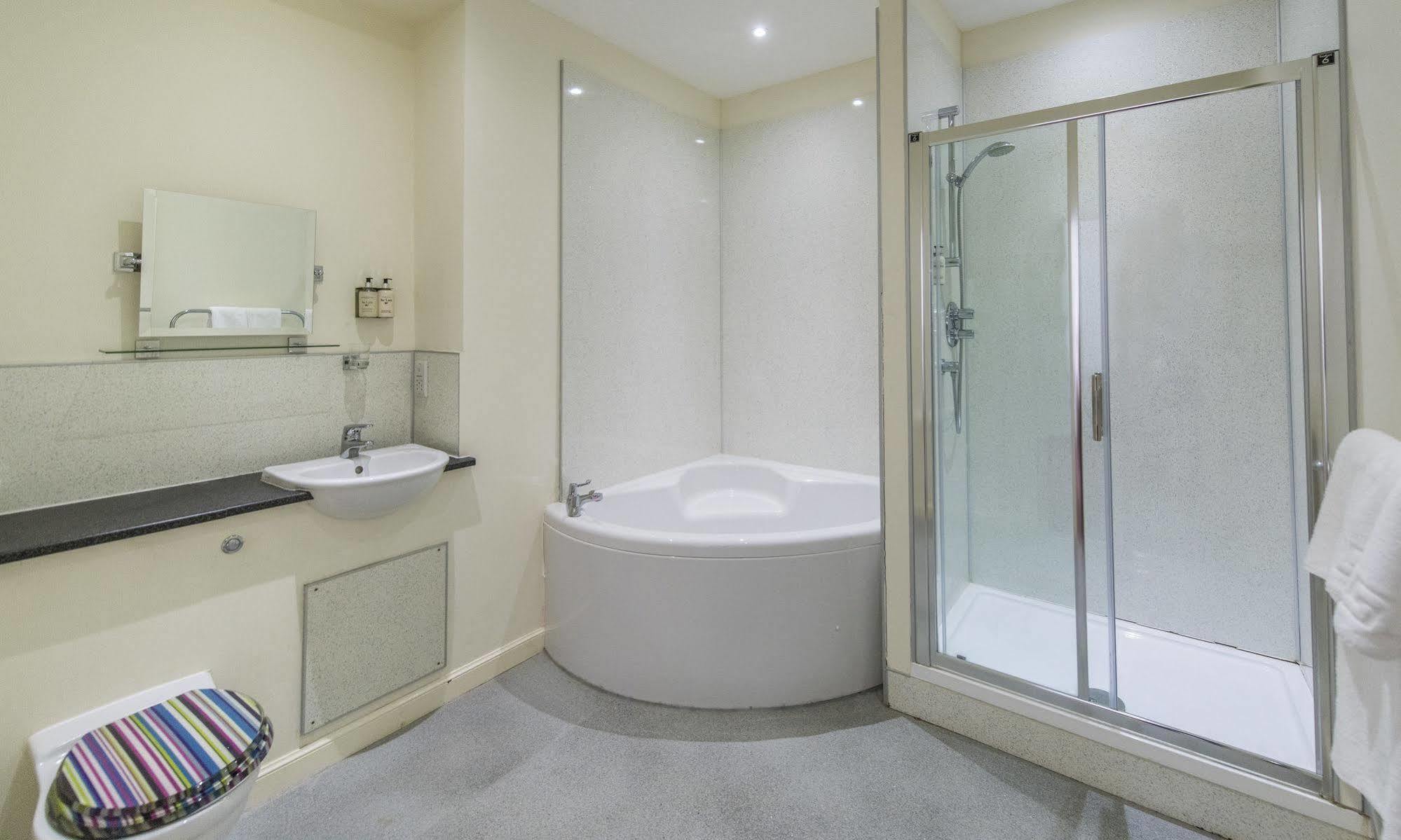 Pinehurst Lodge Hotel -Dyce, Aberdeen Esterno foto