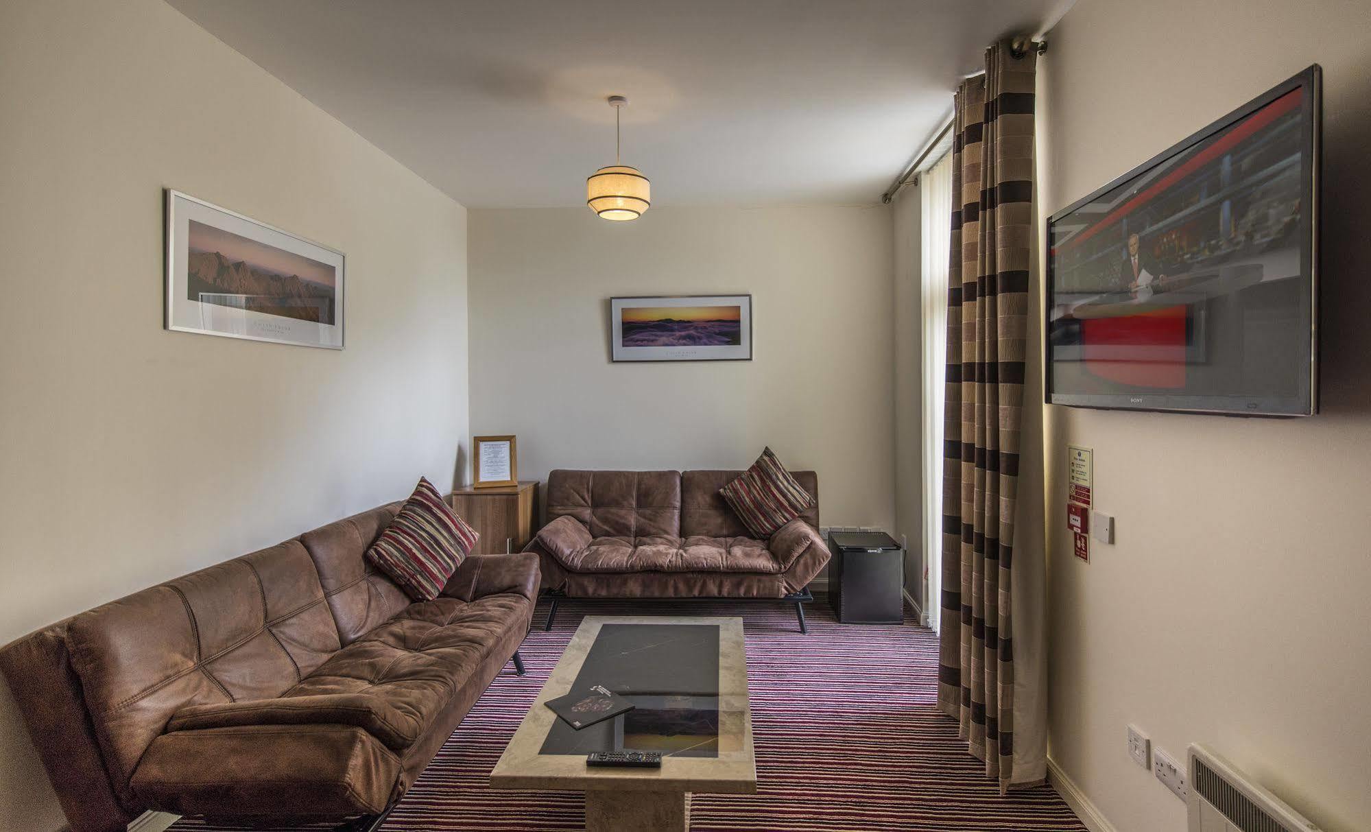 Pinehurst Lodge Hotel -Dyce, Aberdeen Esterno foto
