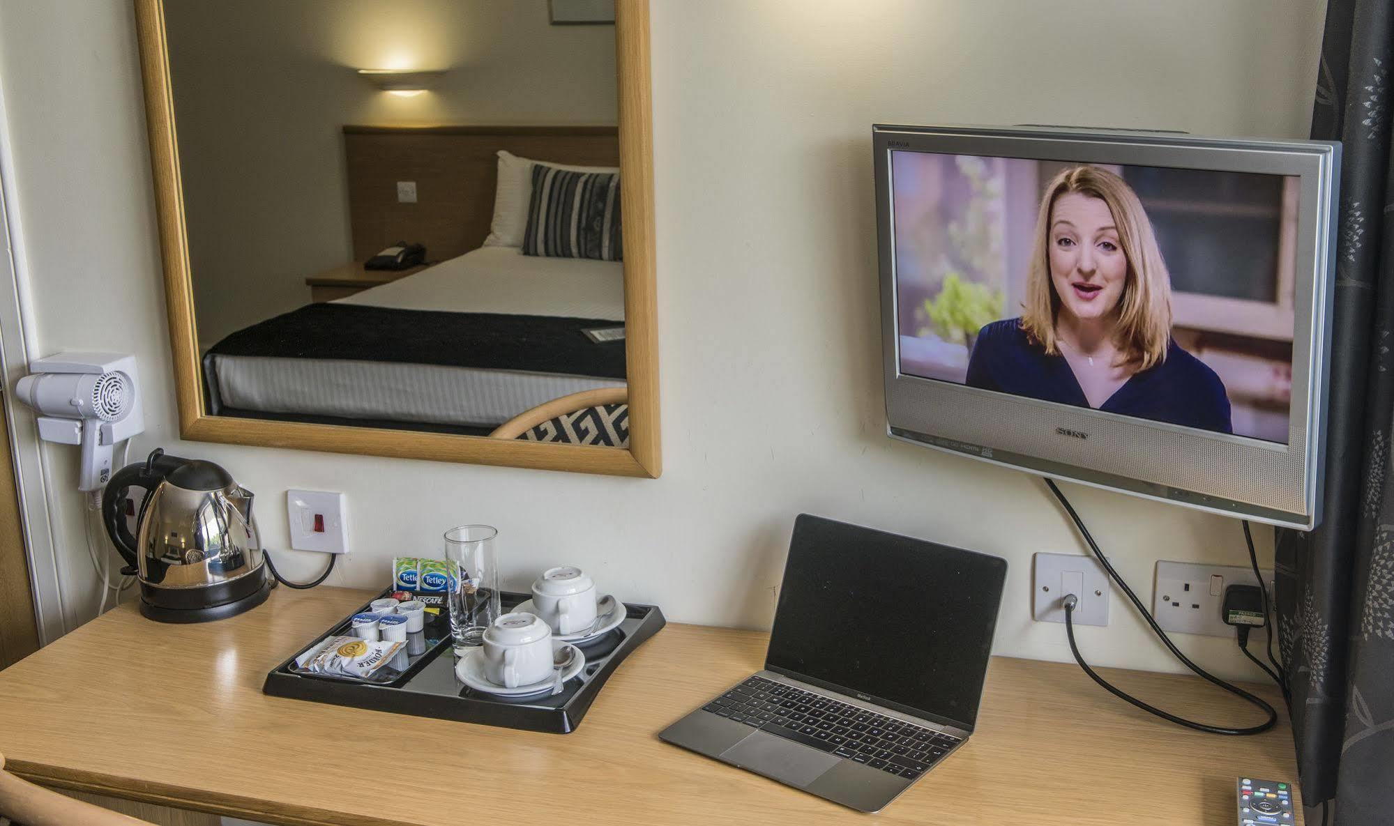 Pinehurst Lodge Hotel -Dyce, Aberdeen Esterno foto