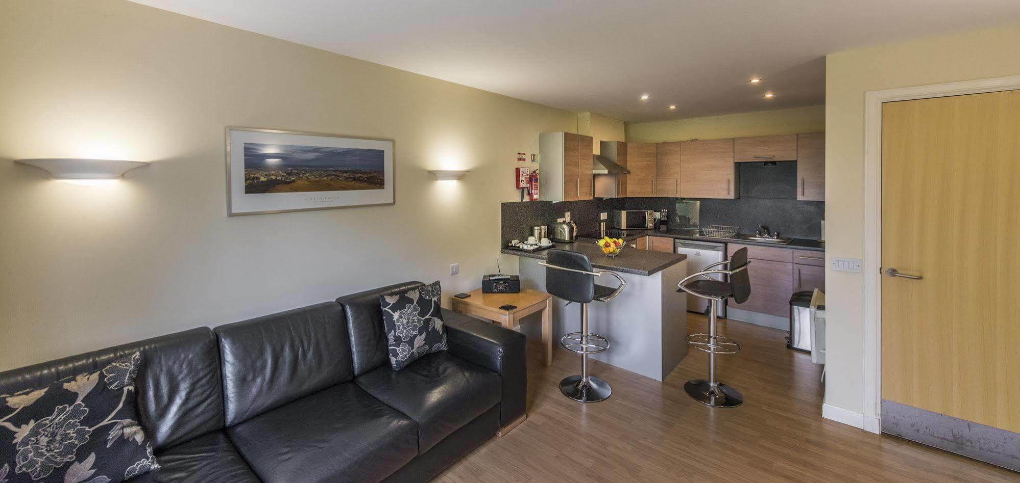 Pinehurst Lodge Hotel -Dyce, Aberdeen Esterno foto